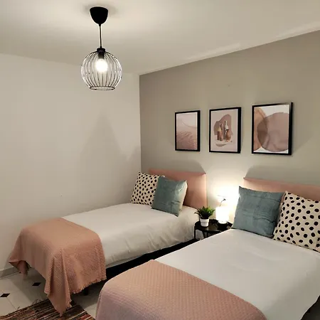 Wintowinrentals Your Steps From The Center Apartment *